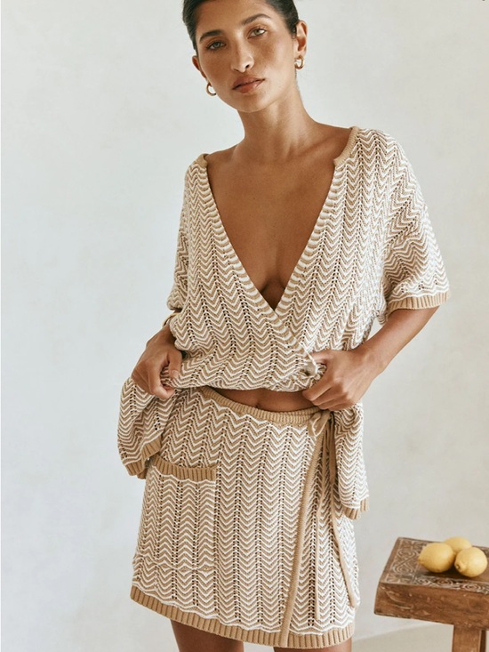 SABO Dresses & Skirts - Sabo Skirt Reims Knit Mini Skirt M Tan White Chevron Stretch Boho NWT
